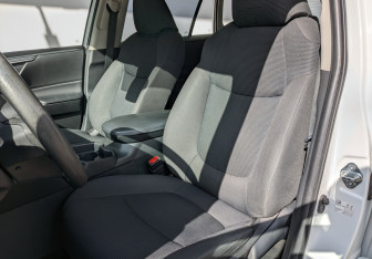 Подержанный автомобиль Toyota RAV4 2021 года (20 фото)