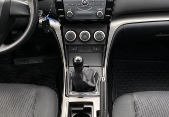 Подержанный автомобиль Mazda 6 Sedan 2010 года (12 фото)