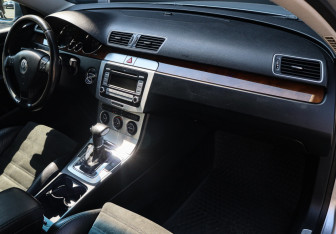 Подержанный автомобиль Volkswagen Passat Sedan 2007 года (7 фото)