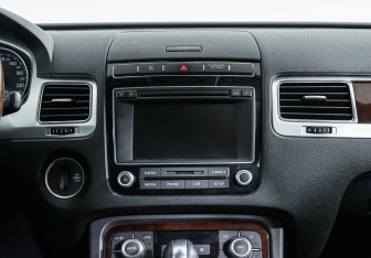 Подержанный автомобиль Volkswagen Touareg 2015 года (8 фото)