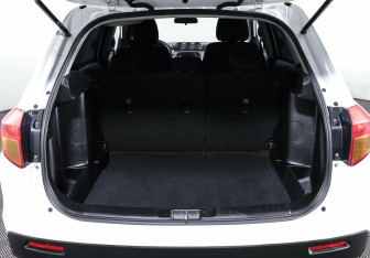 Подержанный автомобиль Suzuki Vitara 2015 года (15 фото)