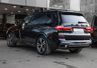 Подержанный автомобиль BMW X7 2019 года (6 фото)