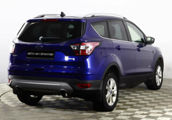 Подержанный автомобиль Ford Kuga 2017 года (3 фото)