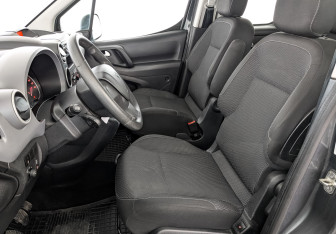 Подержанный автомобиль Peugeot Partner 2021 года (20 фото)