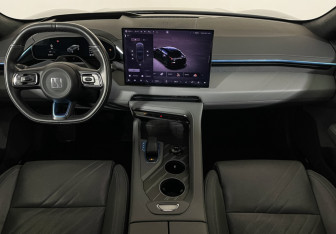 Подержанный автомобиль Zeekr 001 2024 года (12 фото)