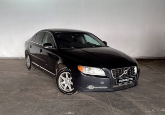 Подержанный автомобиль Volvo S80 2011 года (3 фото)