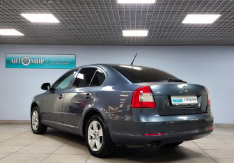 Подержанный автомобиль Skoda Octavia Liftback 2011 года (7 фото)