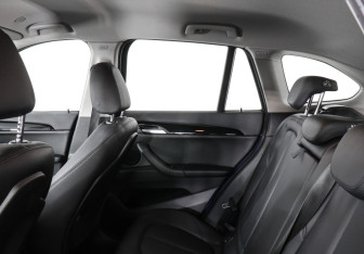 Подержанный автомобиль BMW X1 2021 года (15 фото)