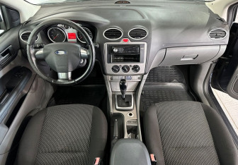 Подержанный автомобиль Ford Focus Hatchback 2008 года (9 фото)