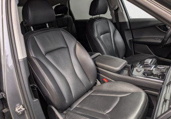 Подержанный автомобиль Audi Q7 2016 года (22 фото)