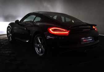 Подержанный автомобиль Porsche Cayman 2016 года (32 фото)