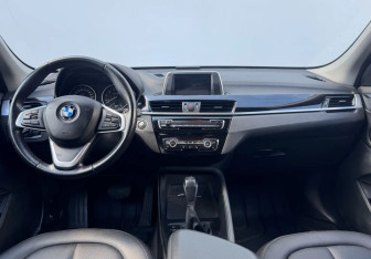 Подержанный автомобиль BMW X1 2018 года (9 фото)