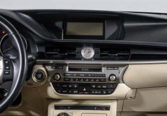 Подержанный автомобиль Lexus ES 2013 года (13 фото)