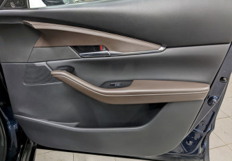 Подержанный автомобиль Mazda CX-30 2024 года (19 фото)