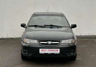 Подержанный автомобиль Daewoo Nexia Sedan 2012 года (2 фото)