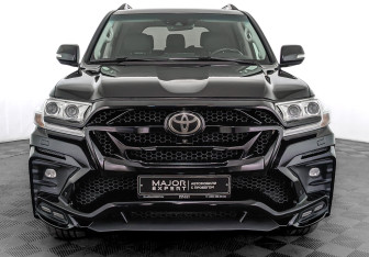 Подержанный автомобиль Toyota Land Cruiser Suv 2017 года (2 фото)