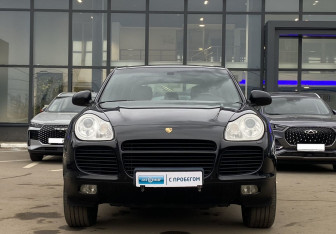 Подержанный автомобиль Porsche Cayenne 2004 года (2 фото)