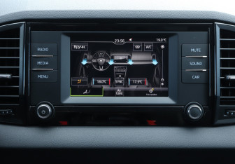 Подержанный автомобиль Skoda Karoq 2022 года (17 фото)