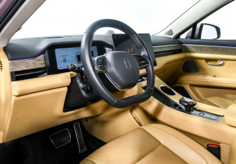 Подержанный автомобиль AITO M5 2023 года (23 фото)