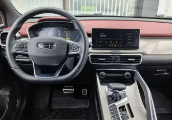 Подержанный автомобиль Geely Coolray 2023 года (16 фото)