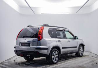 Подержанный автомобиль Nissan X-Trail 2008 года (5 фото)