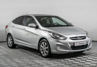 Подержанный автомобиль Hyundai Solaris Sedan 2012 года (3 фото)