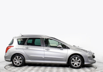 Подержанный автомобиль Peugeot 308 Wagon 2010 года (4 фото)
