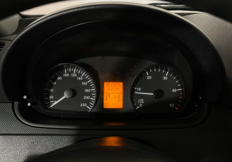 Подержанный автомобиль Mercedes-Benz Vito 2014 года (11 фото)