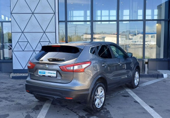 Подержанный автомобиль Nissan Qashqai 2016 года (5 фото)