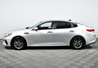 Подержанный автомобиль Kia Optima Sedan 2019 года (3 фото)