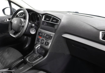 Подержанный автомобиль Citroen C4 Sedan 2018 года (6 фото)