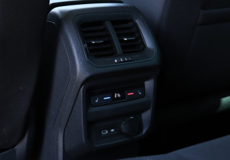 Подержанный автомобиль Volkswagen Tiguan 2021 года (18 фото)