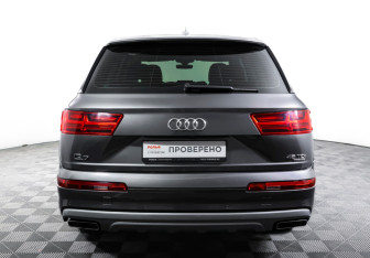 Подержанный автомобиль Audi Q7 2018 года (6 фото)