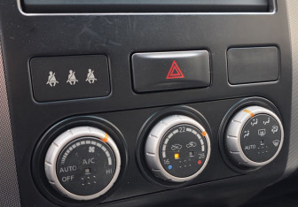 Подержанный автомобиль Nissan X-Trail 2010 года (14 фото)