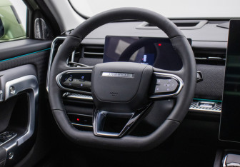 Подержанный автомобиль Jaecoo J7 2023 года (15 фото)