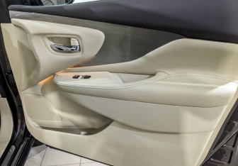 Подержанный автомобиль Nissan Murano Suv 2021 года (26 фото)