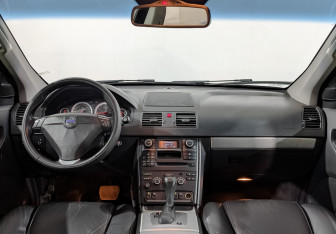 Подержанный автомобиль Volvo XC90 2012 года (13 фото)