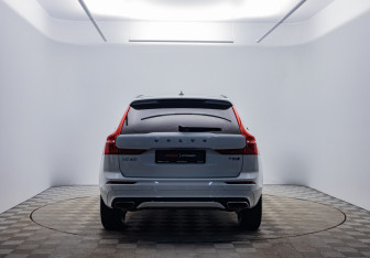 Подержанный автомобиль Volvo XC60 2019 года (6 фото)