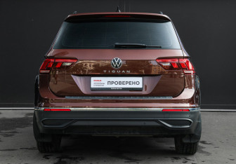 Подержанный автомобиль Volkswagen Tiguan 2021 года (5 фото)