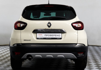 Подержанный автомобиль Renault Kaptur 2018 года (6 фото)