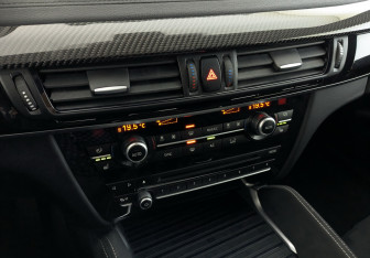 Подержанный автомобиль BMW X6 2019 года (28 фото)