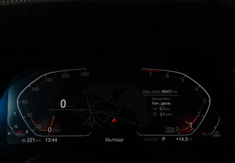Подержанный автомобиль BMW X6 2021 года (13 фото)