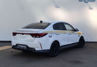 Подержанный автомобиль Kia Rio Sedan 2022 года (8 фото)