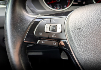 Подержанный автомобиль Volkswagen Tiguan 2017 года (27 фото)