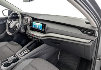 Подержанный автомобиль Skoda Octavia Liftback 2021 года (11 фото)