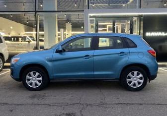 Подержанный автомобиль Mitsubishi ASX 2012 года (8 фото)