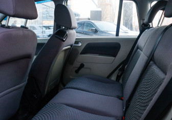 Подержанный автомобиль Ford Fusion 2006 года (8 фото)