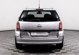 Подержанный автомобиль Opel Astra Wagon 2014 года (6 фото)