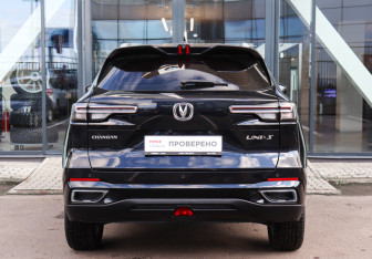 Подержанный автомобиль Changan UNI-S 2024 года (5 фото)