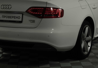 Подержанный автомобиль Audi A4 Sedan 2011 года (17 фото)